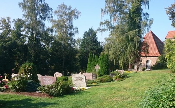 St. Christopherus Kirche Reinhausen Friedhof