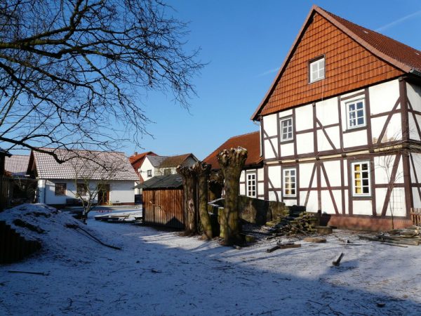 Diemarden Blicke im Dorf