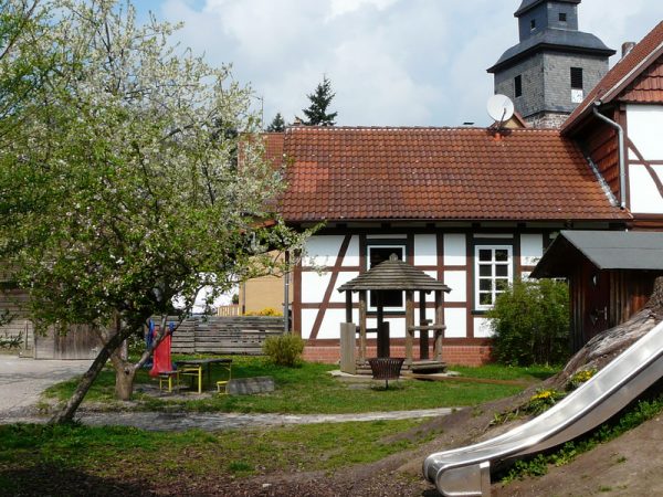 Diemarden Blicke im Dorf